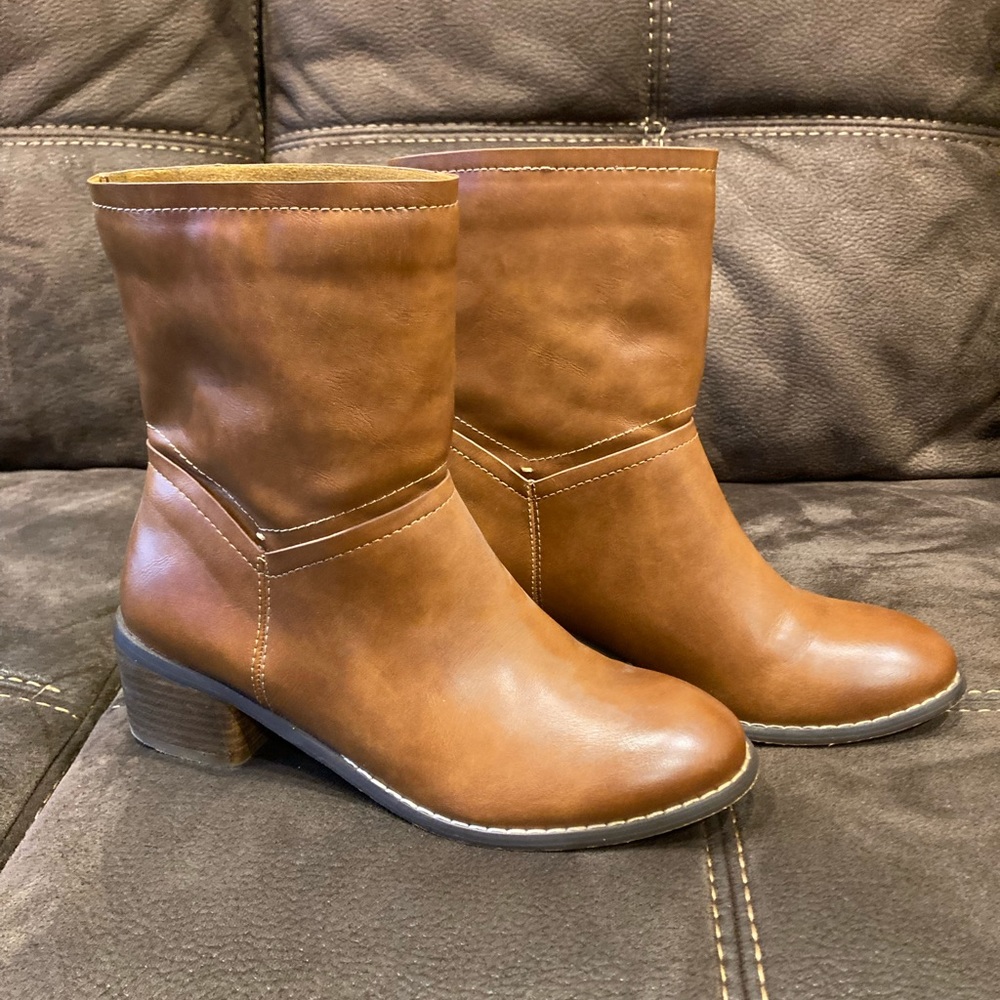 Boutique by Corkys, tan boots, EUC